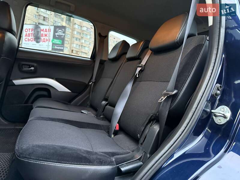 Внедорожник / Кроссовер Mitsubishi Outlander 2010 в Киеве