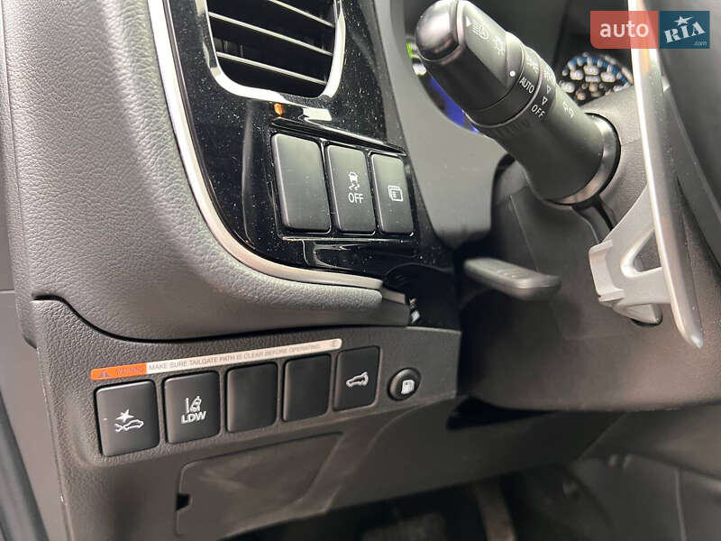 Внедорожник / Кроссовер Mitsubishi Outlander 2022 в Ровно