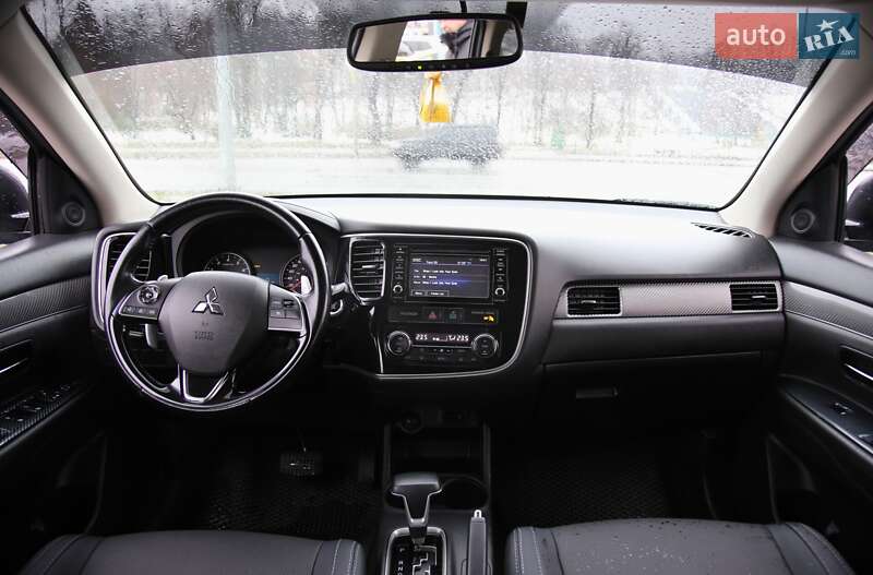 Внедорожник / Кроссовер Mitsubishi Outlander 2016 в Харькове фото 12 Внедорожник / Кроссовер Mitsubishi Outlander 2016 в Харькове