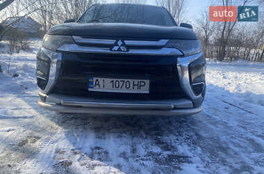 Внедорожник / Кроссовер Mitsubishi Outlander 2015 в Мироновке