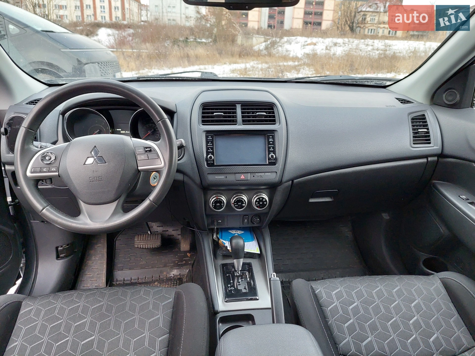 2021 Mitsubishi Outlander - мініатюра 2