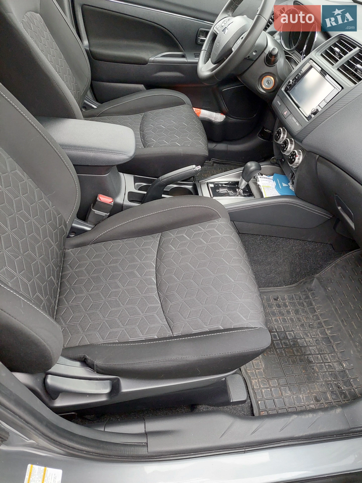 2021 Mitsubishi Outlander - мініатюра 4