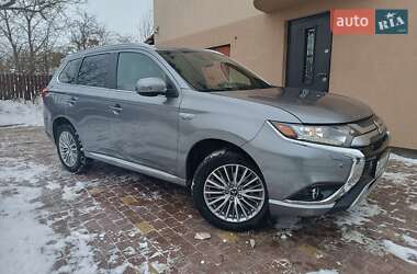 Позашляховик / Кросовер Mitsubishi Outlander 2021 в Львові