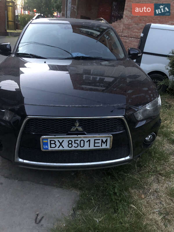 Mitsubishi Outlander 2011