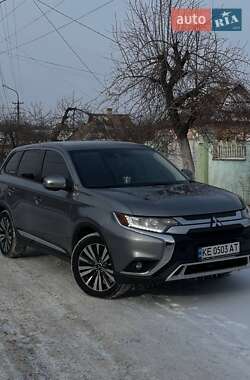 Внедорожник / Кроссовер Mitsubishi Outlander 2019 в Кривом Роге