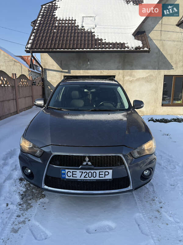 Mitsubishi Outlander 2011