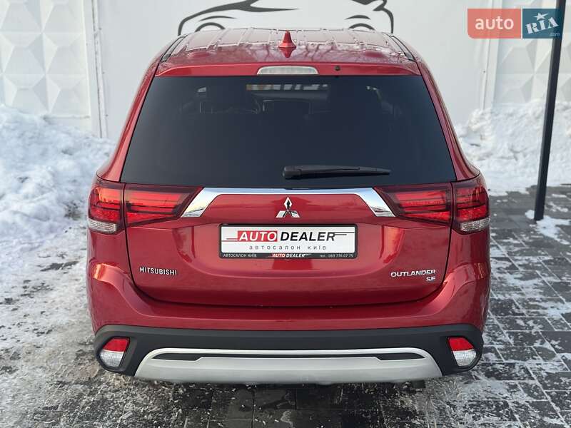 Внедорожник / Кроссовер Mitsubishi Outlander 2019 в Киеве