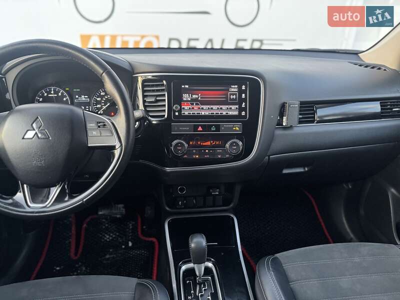 Внедорожник / Кроссовер Mitsubishi Outlander 2019 в Киеве