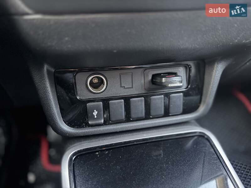 Внедорожник / Кроссовер Mitsubishi Outlander 2019 в Киеве