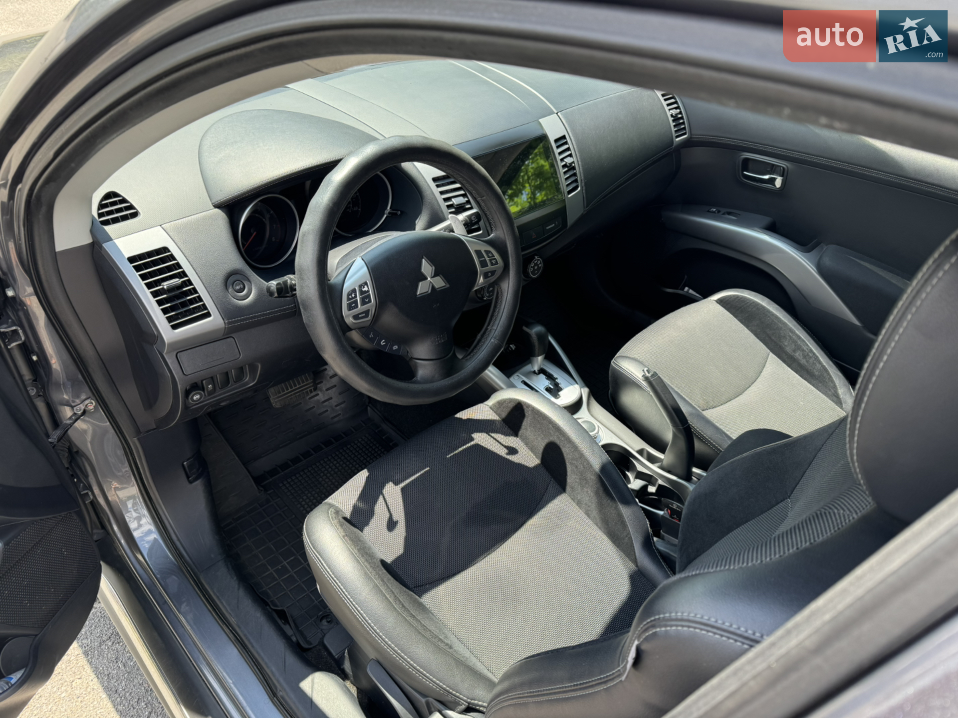 2011 Mitsubishi Outlander - мініатюра 9