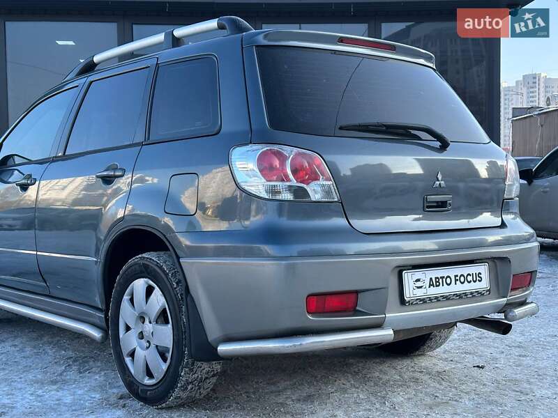 Внедорожник / Кроссовер Mitsubishi Outlander 2003 в Киеве