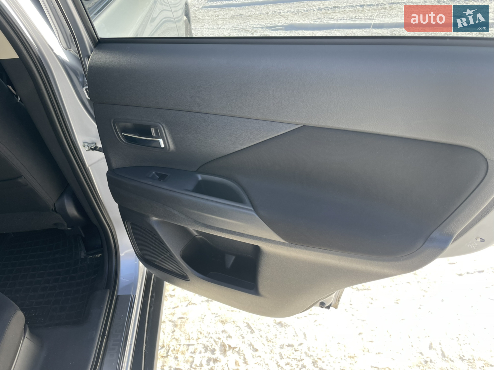 2013 Mitsubishi Outlander - мініатюра 21