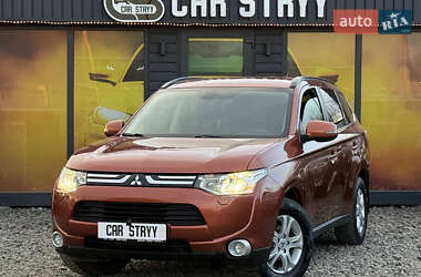 Внедорожник / Кроссовер Mitsubishi Outlander 2013 в Стрые