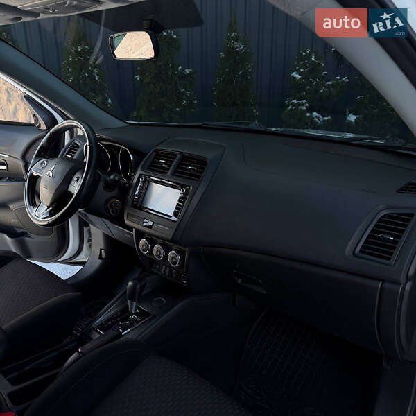 Внедорожник / Кроссовер Mitsubishi Outlander 2018 в Днепре