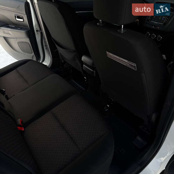 Внедорожник / Кроссовер Mitsubishi Outlander 2018 в Днепре