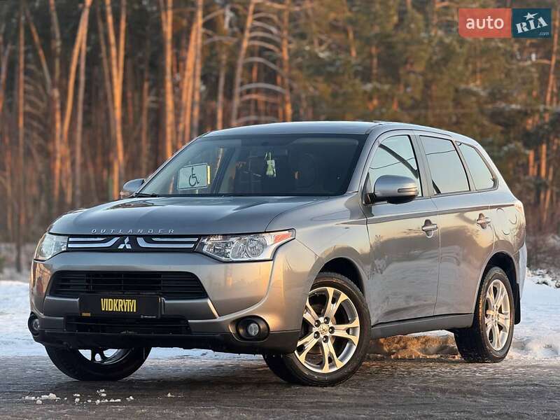 Внедорожник / Кроссовер Mitsubishi Outlander 2013 в Киеве