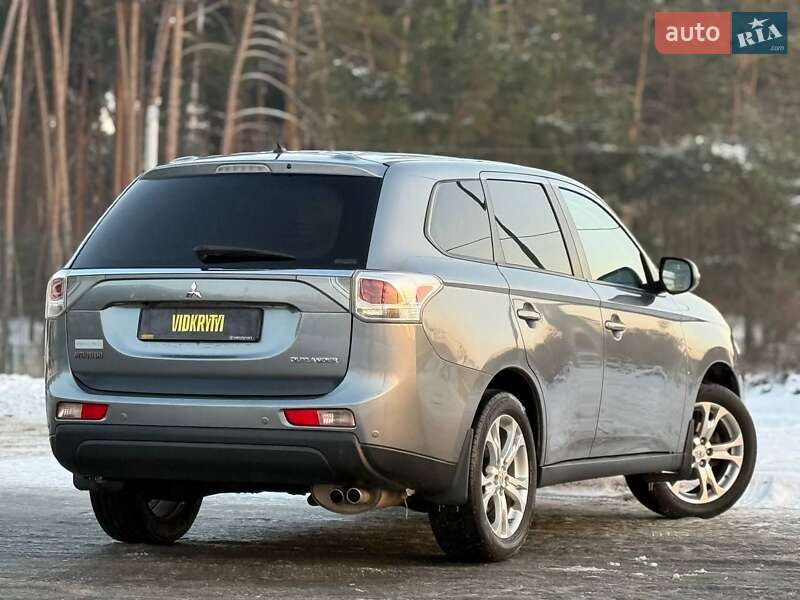 Внедорожник / Кроссовер Mitsubishi Outlander 2013 в Киеве