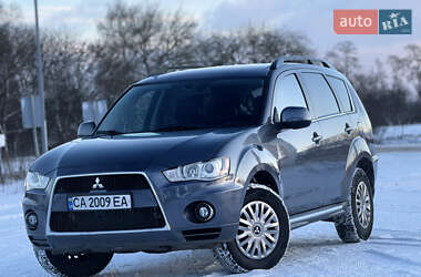 Внедорожник / Кроссовер Mitsubishi Outlander 2011 в Мене
