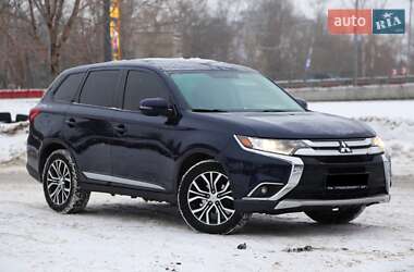 Внедорожник / Кроссовер Mitsubishi Outlander 2015 в Киеве
