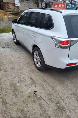 Внедорожник / Кроссовер Mitsubishi Outlander 2013 в Запорожье