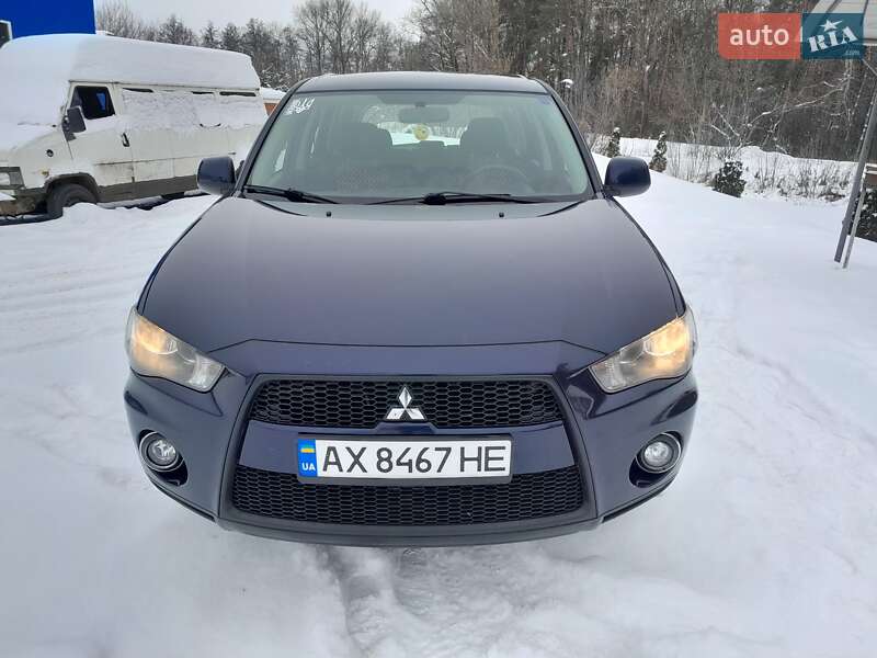 Mitsubishi Outlander 2011