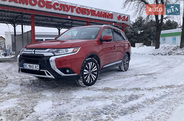 Внедорожник / Кроссовер Mitsubishi Outlander 2018 в Львове