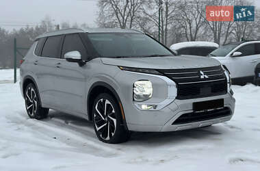 Внедорожник / Кроссовер Mitsubishi Outlander 2022 в Львове