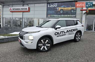 Внедорожник / Кроссовер Mitsubishi Outlander 2023 в Днепре
