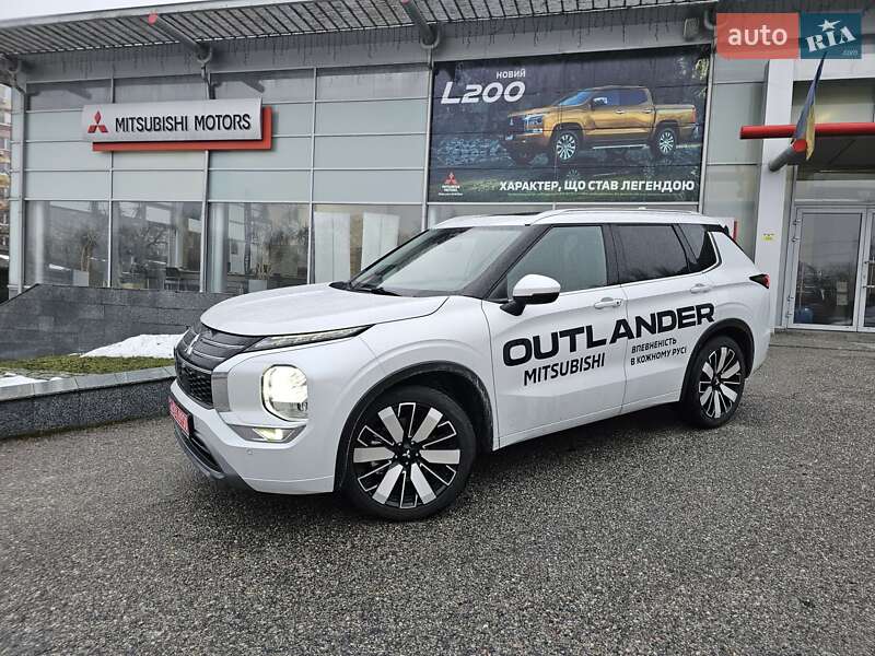 Mitsubishi Outlander 2025