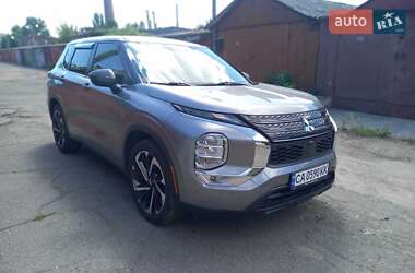 Внедорожник / Кроссовер Mitsubishi Outlander 2021 в Черкассах