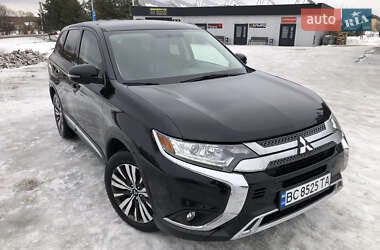 Позашляховик / Кросовер Mitsubishi Outlander 2019 в Львові