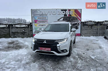 Внедорожник / Кроссовер Mitsubishi Outlander 2016 в Коломые