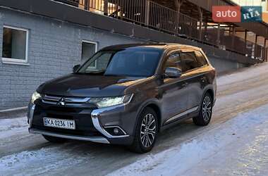 Внедорожник / Кроссовер Mitsubishi Outlander 2016 в Белой Церкви