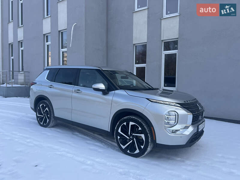 Mitsubishi Outlander 2021