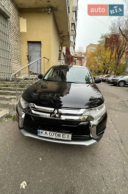 Внедорожник / Кроссовер Mitsubishi Outlander 2018 в Киеве