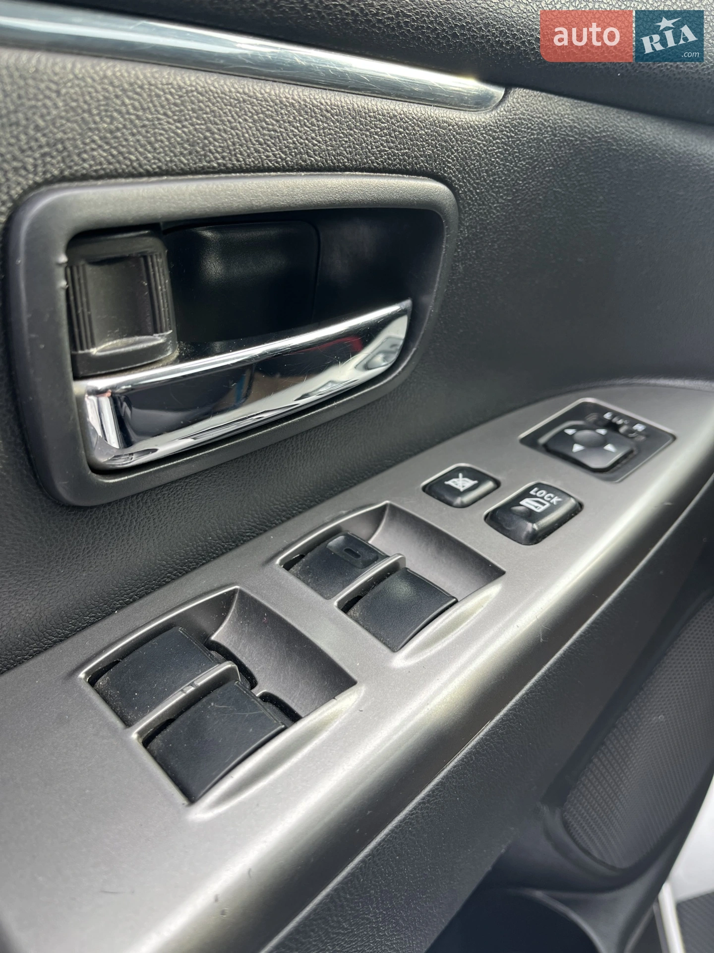 2018 Mitsubishi Outlander - мініатюра 2