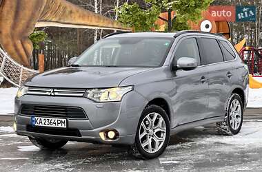 Позашляховик / Кросовер Mitsubishi Outlander 2013 в Києві