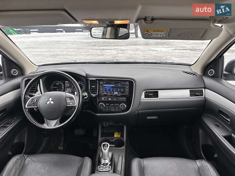 Внедорожник / Кроссовер Mitsubishi Outlander 2013 в Киеве