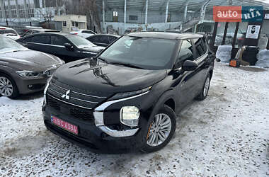 Позашляховик / Кросовер Mitsubishi Outlander 2024 в Полтаві