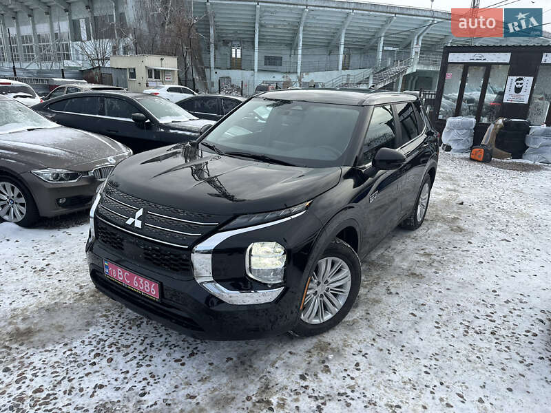 Mitsubishi Outlander 2024