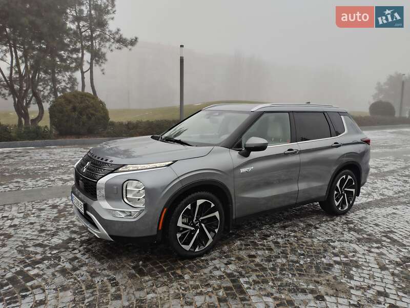 Внедорожник / Кроссовер Mitsubishi Outlander 2023 в Днепре