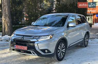 Позашляховик / Кросовер Mitsubishi Outlander 2020 в Нетішині