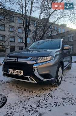 Внедорожник / Кроссовер Mitsubishi Outlander 2021 в Каменском