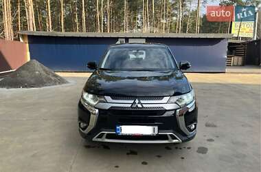 Внедорожник / Кроссовер Mitsubishi Outlander 2018 в Киеве