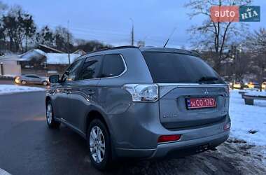 Внедорожник / Кроссовер Mitsubishi Outlander 2015 в Виннице