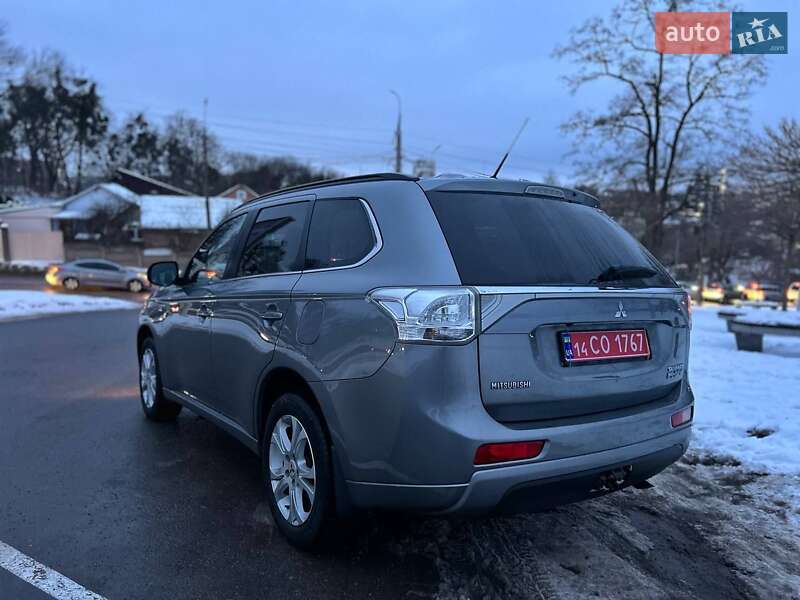 Внедорожник / Кроссовер Mitsubishi Outlander 2015 в Виннице
