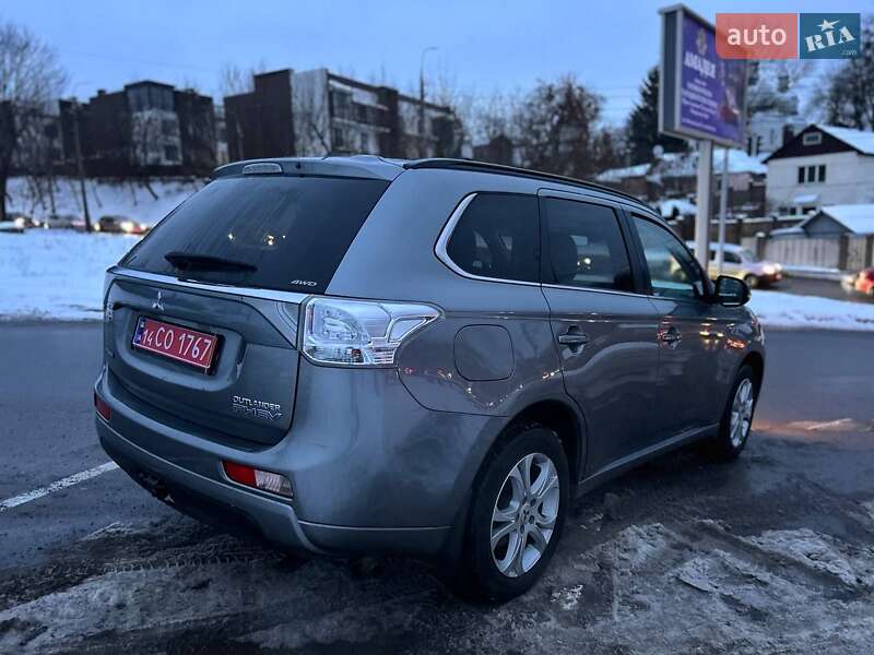 Внедорожник / Кроссовер Mitsubishi Outlander 2015 в Виннице