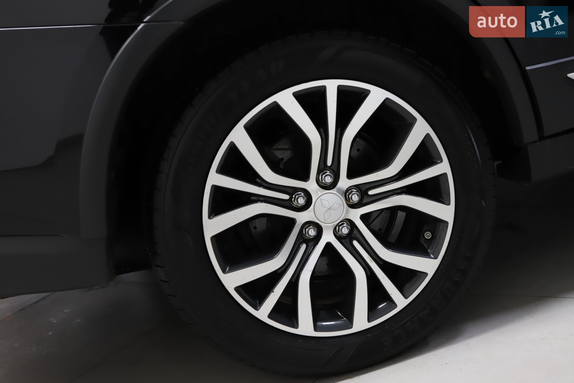 2017 Mitsubishi Outlander - мініатюра 15