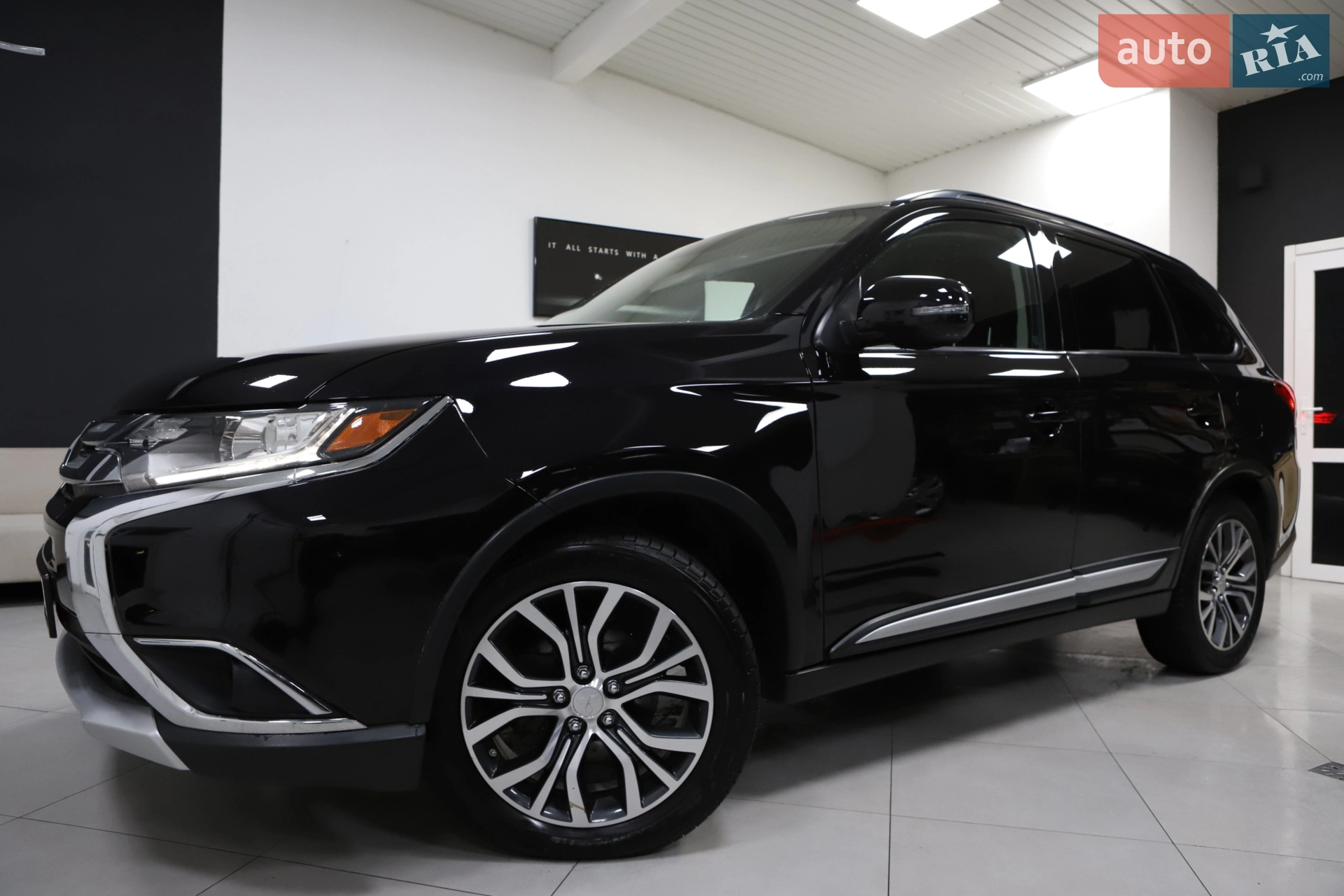 2017 Mitsubishi Outlander - мініатюра 19