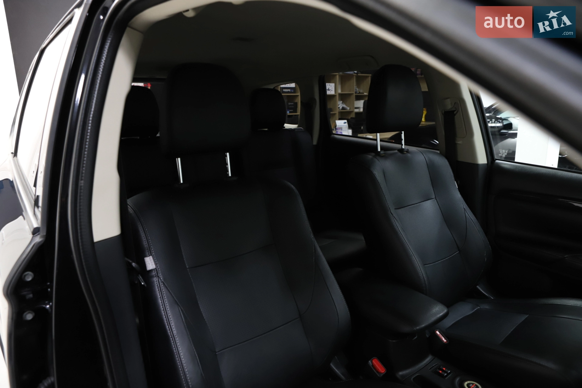 2017 Mitsubishi Outlander - мініатюра 56